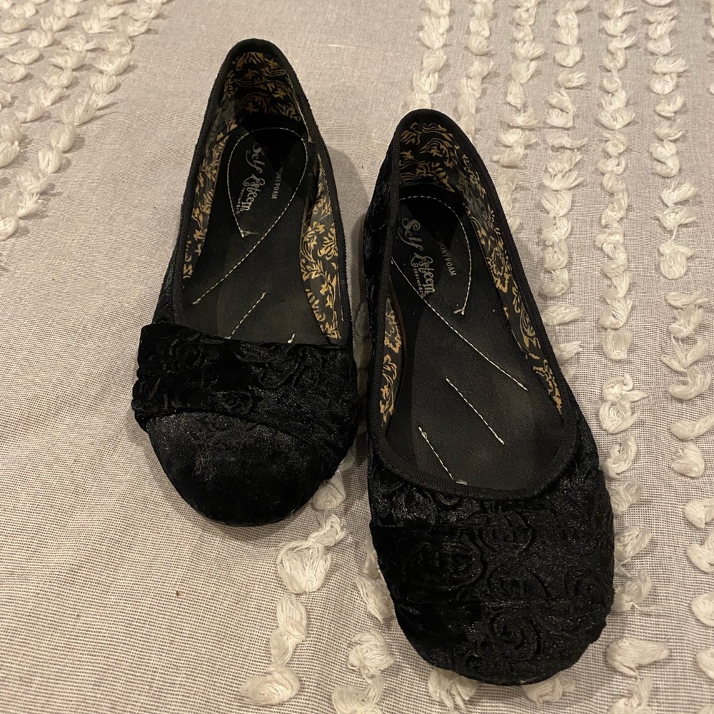 Self Esteem footwear flats